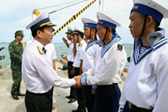Navy delegation wraps up trip to Truong Sa, DK1 platform